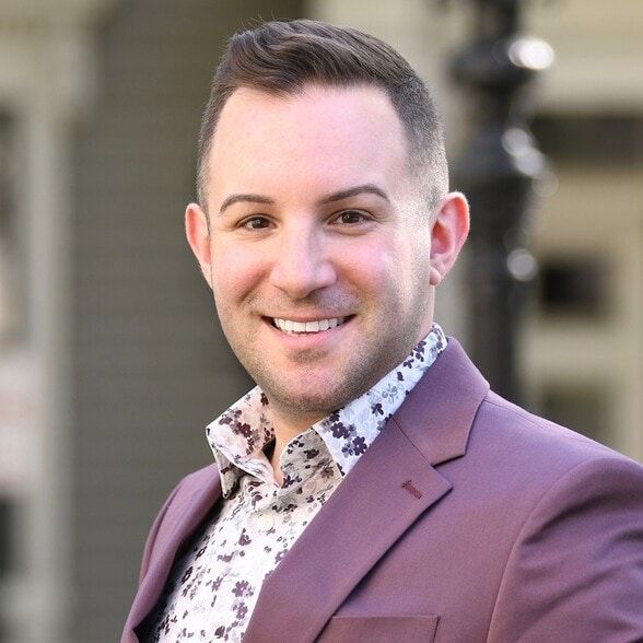 Land Listing Agent Photo