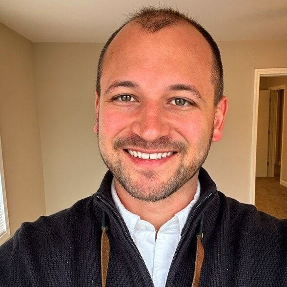 Land Listing Agent Photo