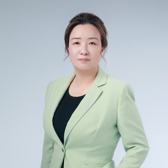 Land Listing Agent Photo