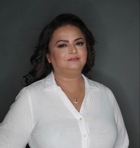 Land Listing Agent Photo