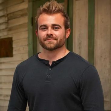 Land Listing Agent Photo