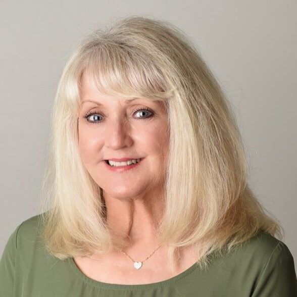 Land Listing Agent Photo