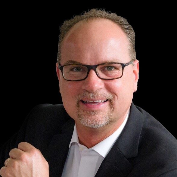 Land Listing Agent Photo