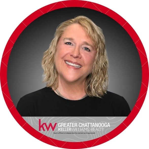 Land Listing Agent Photo