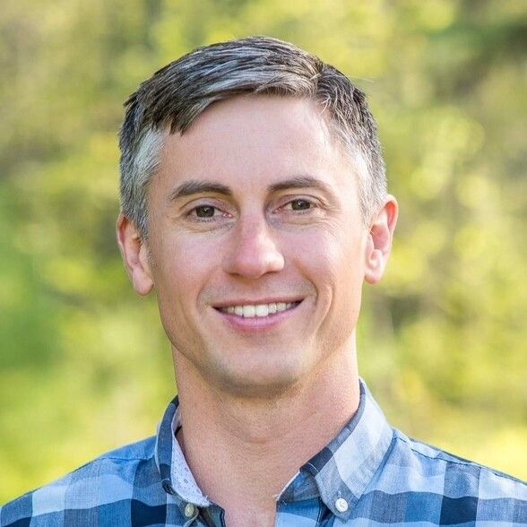 Land Listing Agent Photo