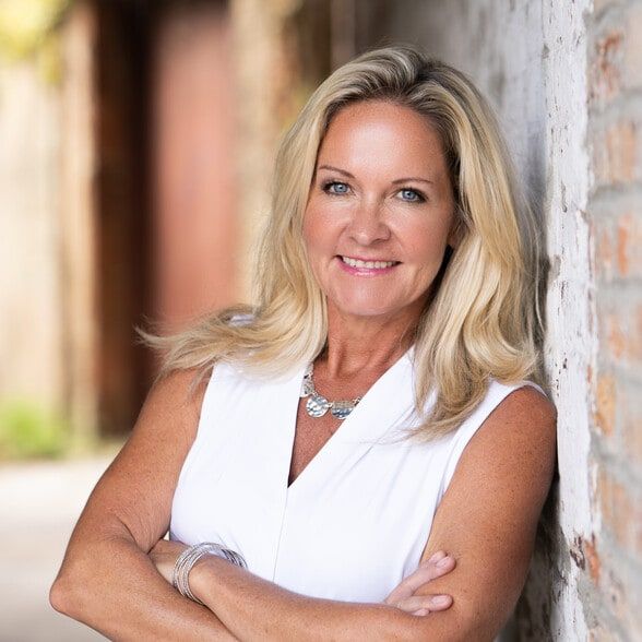 Land Listing Agent Photo