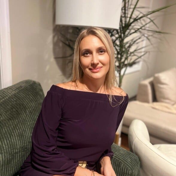 Land Listing Agent Photo