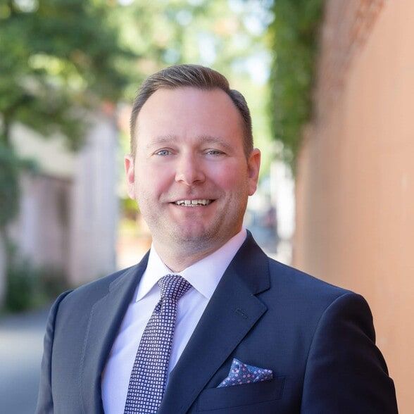 Land Listing Agent Photo