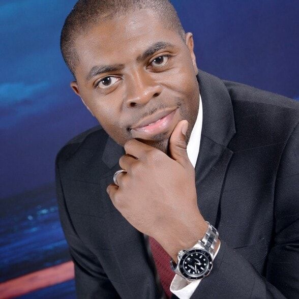 Land Listing Agent Photo