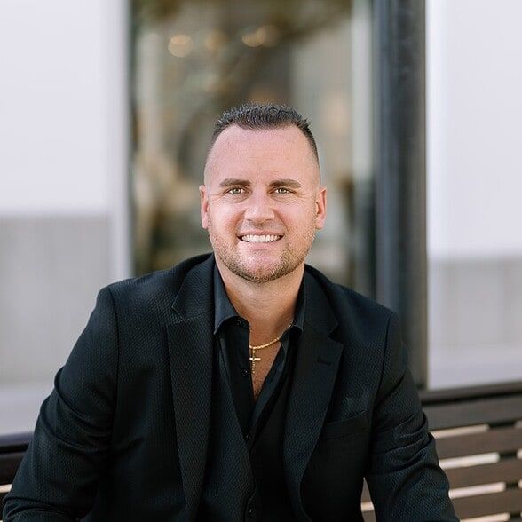 Land Listing Agent Photo