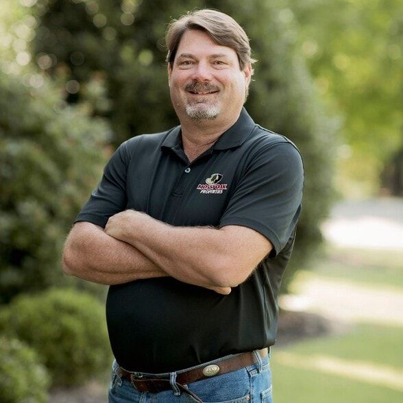 Land Listing Agent Photo