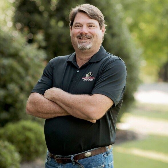 Land Listing Agent Photo