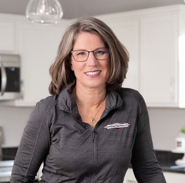 Land Listing Agent Photo