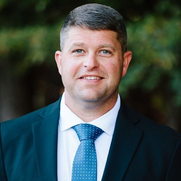 Land Listing Agent Photo