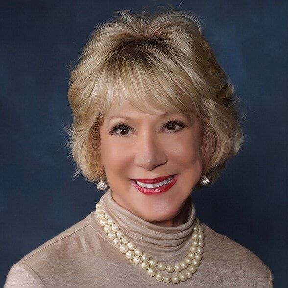 Land Listing Agent Photo