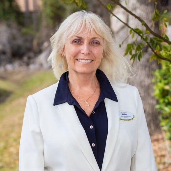 Land Listing Agent Photo