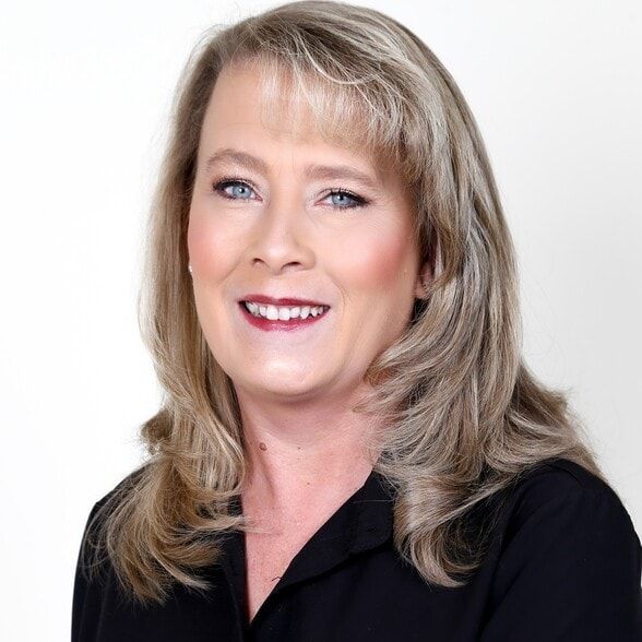 Land Listing Agent Photo