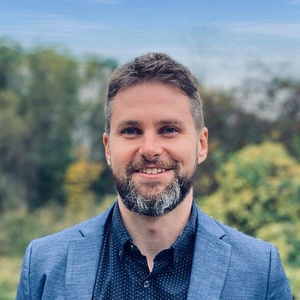 Land Listing Agent Photo