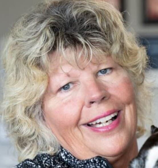 Land Listing Agent Photo