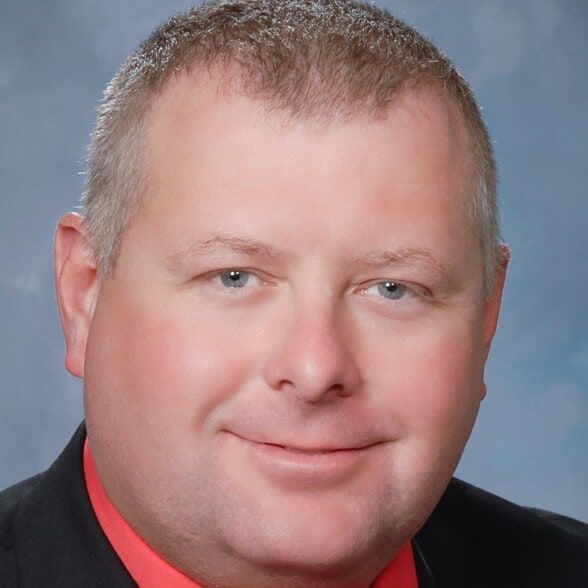 Land Listing Agent Photo