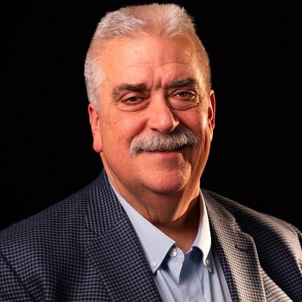 Land Listing Agent Photo