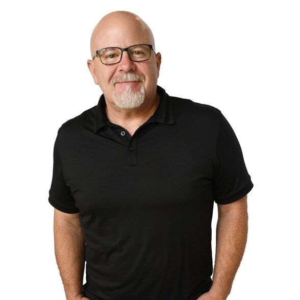 Land Listing Agent Photo