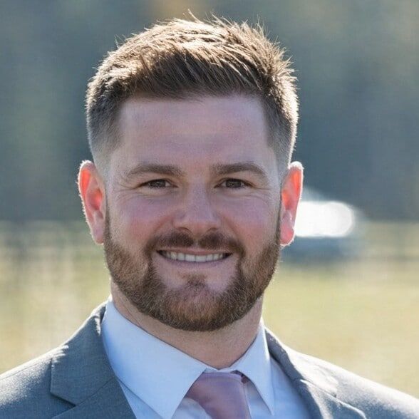 Land Listing Agent Photo