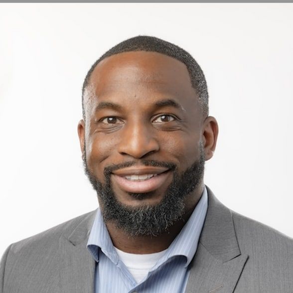 Land Listing Agent Photo