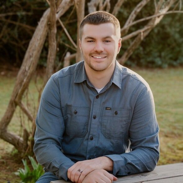 Land Listing Agent Photo