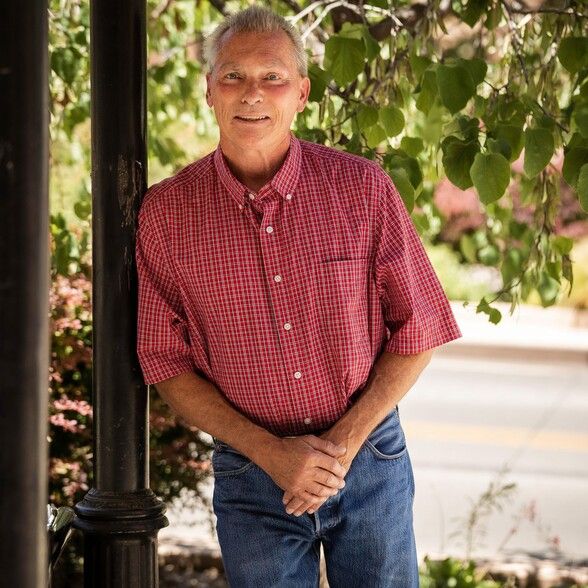 Land Listing Agent Photo