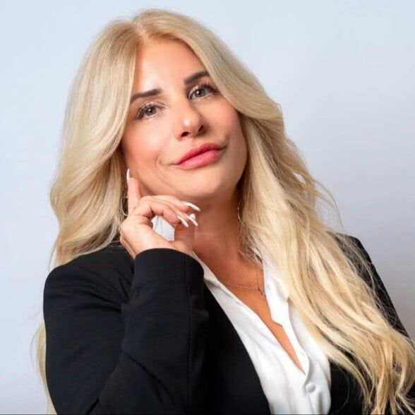 Land Listing Agent Photo