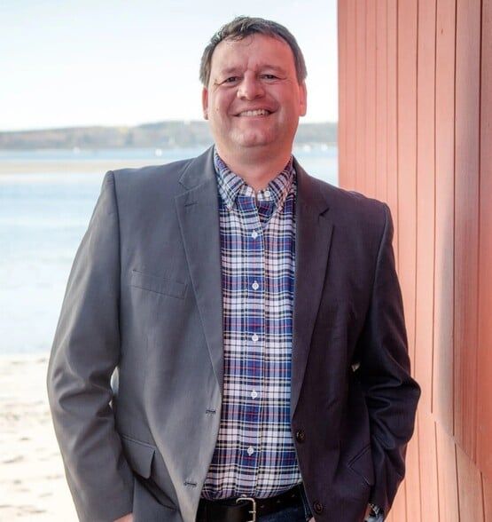 Land Listing Agent Photo