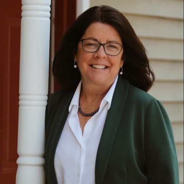 Land Listing Agent Photo