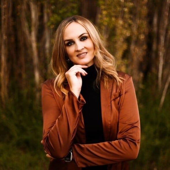 Land Listing Agent Photo