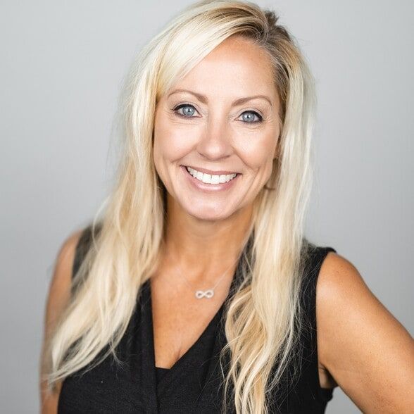 Land Listing Agent Photo