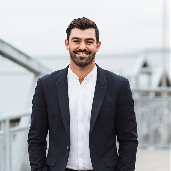 Land Listing Agent Photo