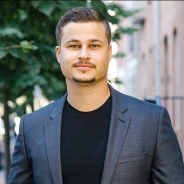 Land Listing Agent Photo