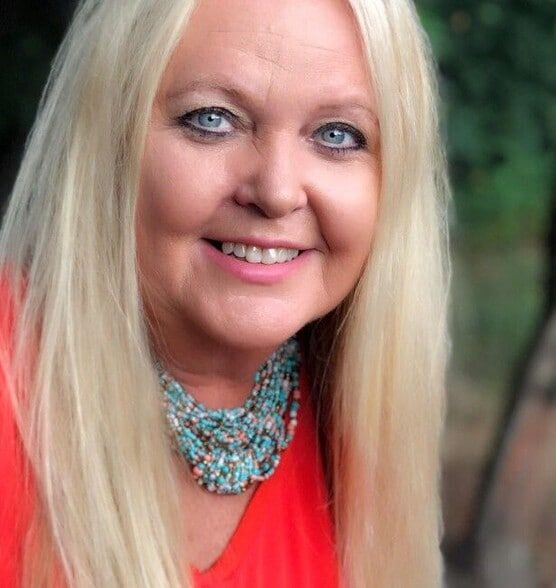 Land Listing Agent Photo