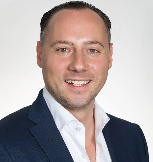 Land Listing Agent Photo