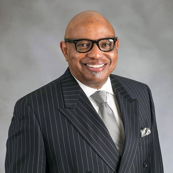 Land Listing Agent Photo