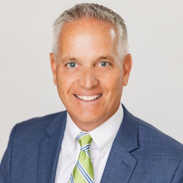 Land Listing Agent Photo