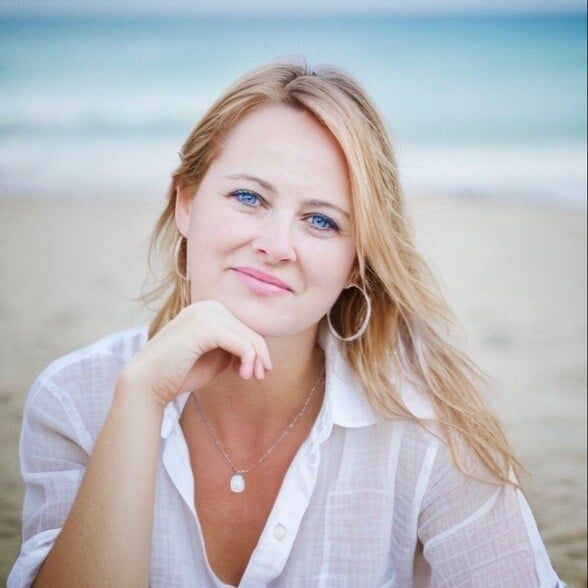 Land Listing Agent Photo