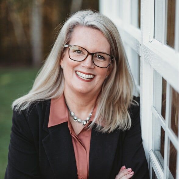 Land Listing Agent Photo