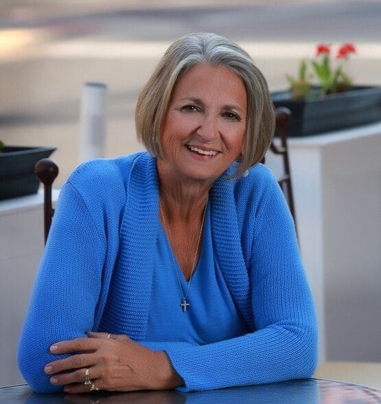 Land Listing Agent Photo