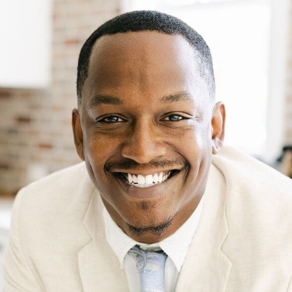 Land Listing Agent Photo