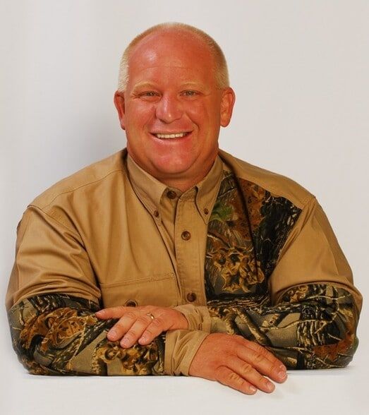 Land Listing Agent Photo