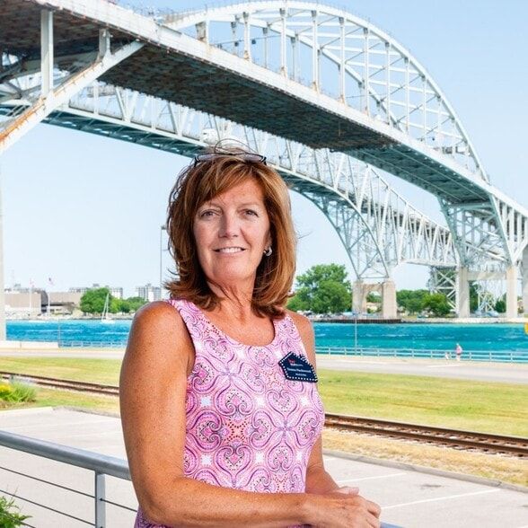 Land Listing Agent Photo