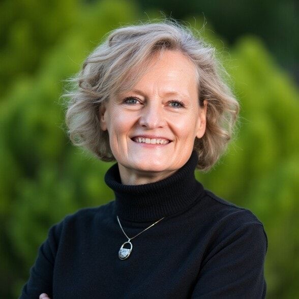 Land Listing Agent Photo