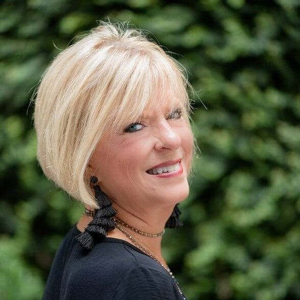 Land Listing Agent Photo