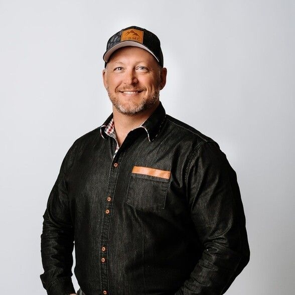 Land Listing Agent Photo